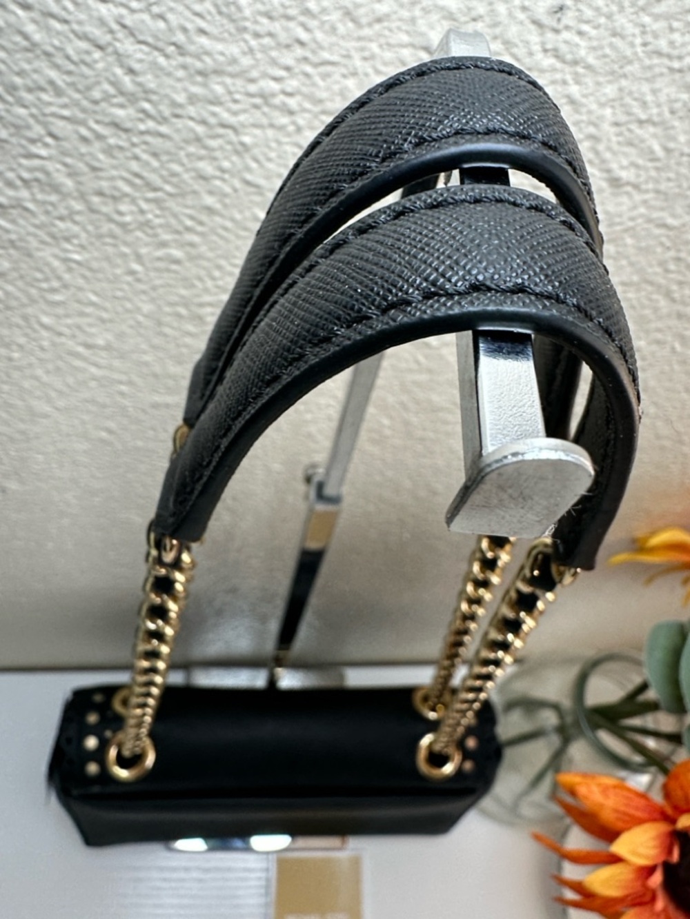 Michael Kors Black Shoulder Bag with Gold Chain - Picture 5 of 15